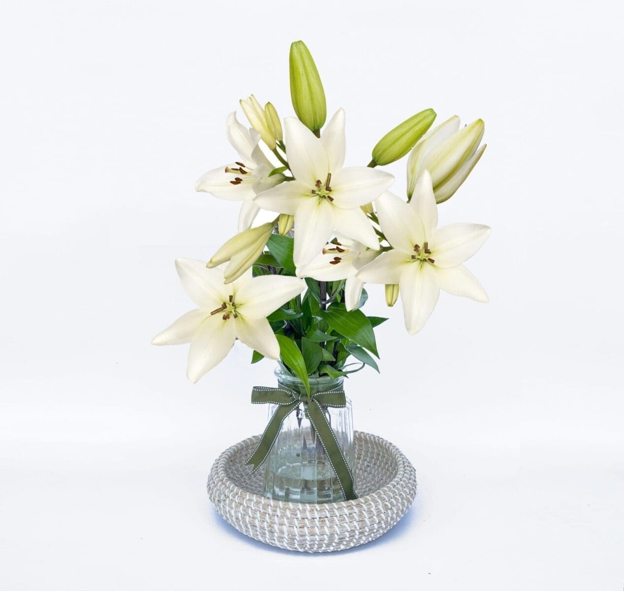 FLOWERS WHITE ORIENTAL LILY FLOWERS WHITE ORIENTAL LILY