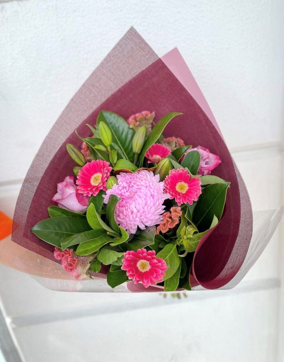 RASPBERRY TWIRL BOUQUET RASPBERRY TWIRL BOUQUET
