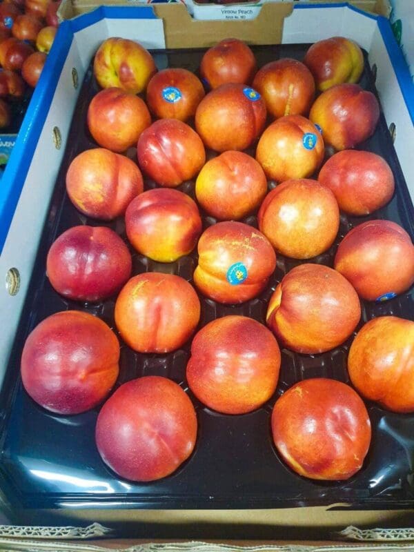 https://zonefresh.com.au/wp-content/uploads/Yellow-flesh-nectarine-tray-600x800.jpg