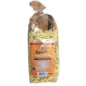 Bag of "Squisito" Fusilli Avellinesi pasta with transparent packaging and Italian elements.